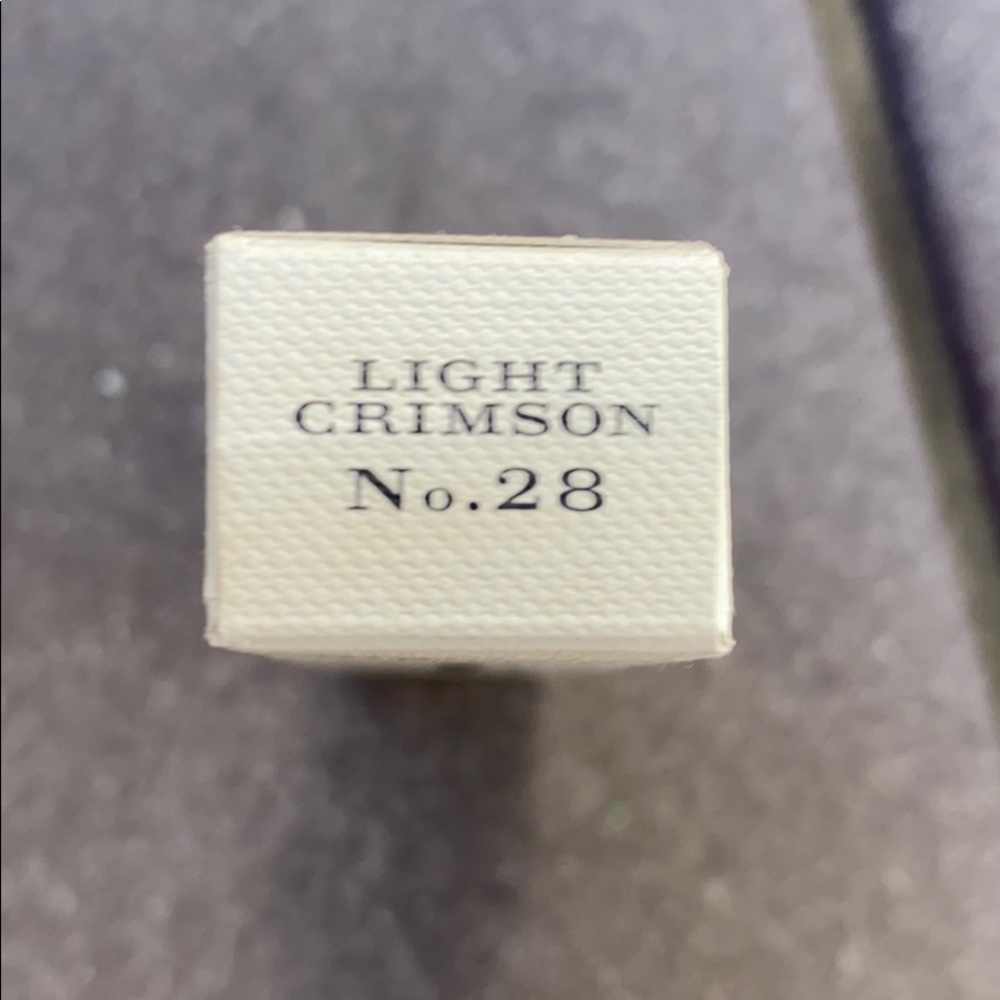 Burberry kisses lip lacquer in no 28 light crimson